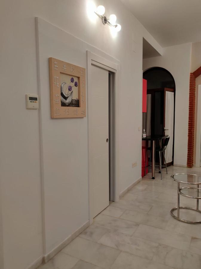 Mar2 - Las Columnas De Adriano Sevilla Bagian luar foto