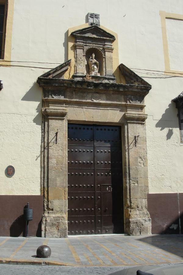 Mar2 - Las Columnas De Adriano Sevilla Bagian luar foto